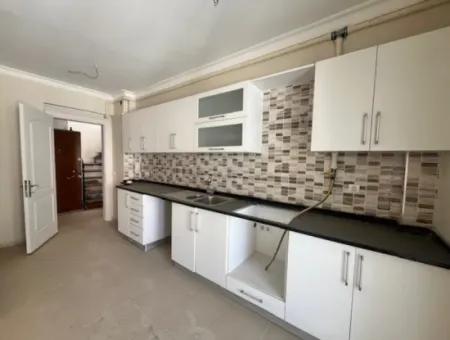 Near Seferihisar Courthouse, Corner Location, Duplex, 280M2, Apartment For Sale With Closed Kitchen