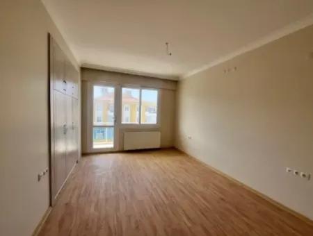 Near Seferihisar Courthouse, Corner Location, Duplex, 280M2, Apartment For Sale With Closed Kitchen