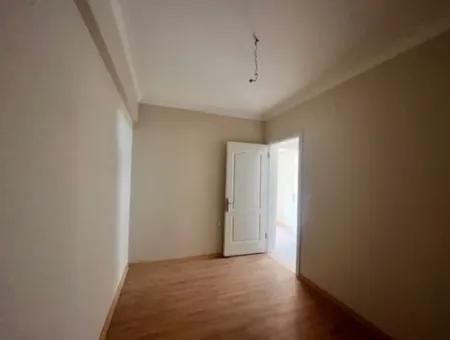 Near Seferihisar Courthouse, Corner Location, Duplex, 280M2, Apartment For Sale With Closed Kitchen