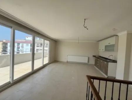 Near Seferihisar Courthouse, Corner Location, Duplex, 280M2, Apartment For Sale With Closed Kitchen