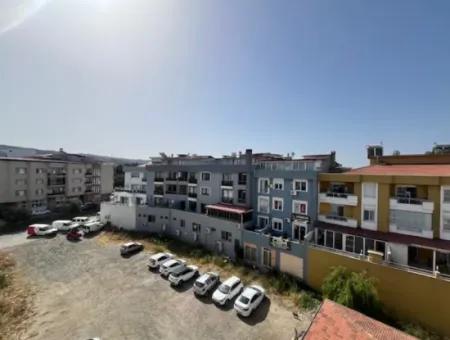 Near Seferihisar Courthouse, Corner Location, Duplex, 280M2, Apartment For Sale With Closed Kitchen