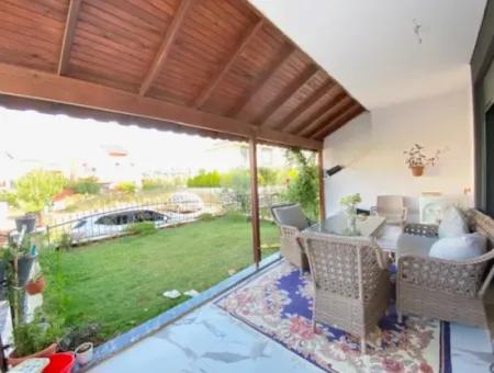 Seferihisar Doğanbeyde 3 1, Villa For Sale With Garden