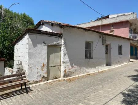 2 Floors Zoned, 170M2 Land For Sale In Seferihisar Çolakibrahim