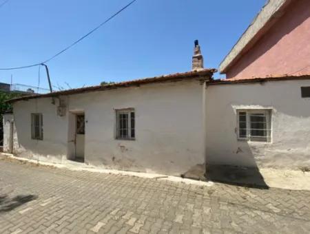 2 Floors Zoned, 170M2 Land For Sale In Seferihisar Çolakibrahim