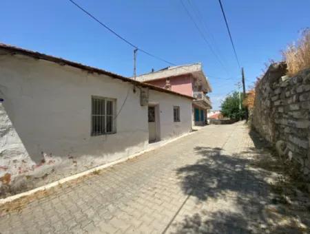 2 Floors Zoned, 170M2 Land For Sale In Seferihisar Çolakibrahim