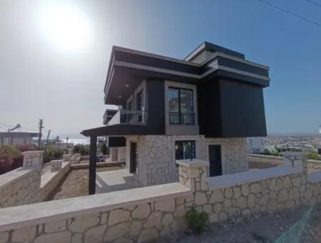 3 In 1, Zero Bargain Detached Villa In Elmastaş, Seferihisar