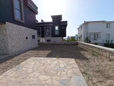 3 In 1, Zero Bargain Detached Villa In Elmastaş, Seferihisar