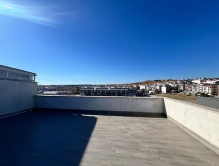 5 In 1, 240M2 Double Terrace Duplex Apartment Near Seferihisar Courthouse