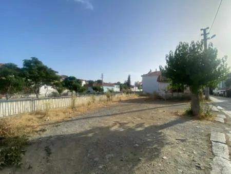 295M2 Land For Sale Suitable For Investment In Seferihisar Ulamış Neighborhood