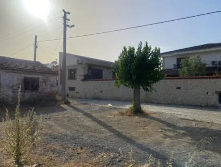 295M2 Land For Sale Suitable For Investment In Seferihisar Ulamış Neighborhood