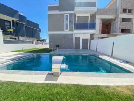 3 1 Duplex Villa For Sale With Sea View Pool And Parking Lot In Seferihisar Akarcada