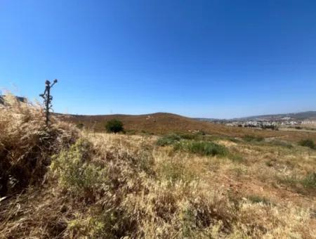 Land For Sale In Seferihisar Çevrekent Complex With Villa Zoning