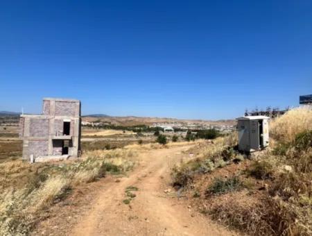 Land For Sale In Seferihisar Çevrekent Complex With Villa Zoning