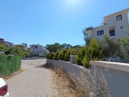 Seferihisar Çevrekent Complex Villa Zoned Bargain Land For Sale