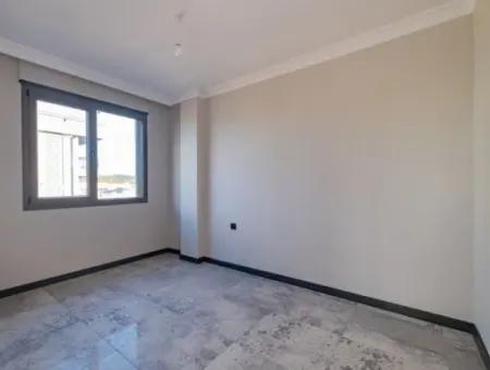 2 1 Apartment For Sale In Seferihisar Camikebir Neighborhood, Free Of Cost, Balcony, Corner Location