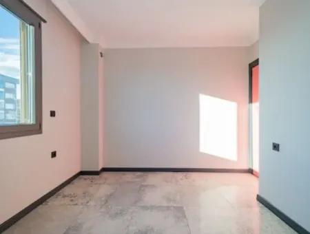 2 1 Apartment For Sale In Seferihisar Camikebir Neighborhood, Free Of Cost, Balcony, Corner Location