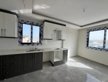 Luxury And Comfortable Life In The Gözsüzler Region: 2 1 Discrete Layout Apartment