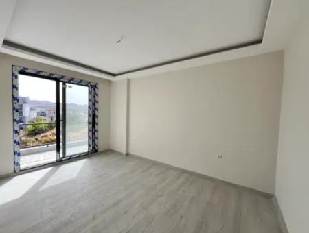 Luxury And Comfortable Life In The Gözsüzler Region: 2 1 Discrete Layout Apartment