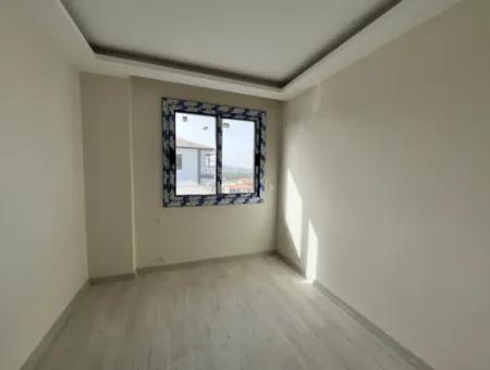 Luxury And Comfortable Life In The Gözsüzler Region: 2 1 Discrete Layout Apartment