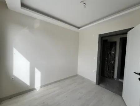 Luxury And Comfortable Life In The Gözsüzler Region: 2 1 Discrete Layout Apartment