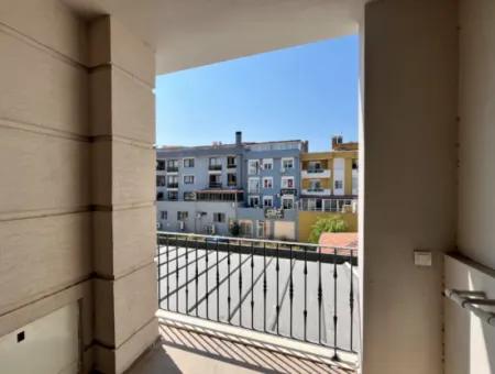 Spacious And Modern Apartment For Sale In The Heart Of Seferihisar, Next To The Courthouse!