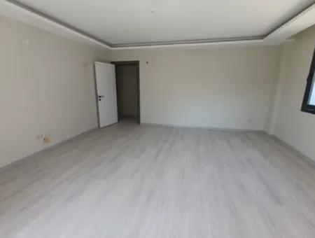 Investment Opportunity In Gözsüzler: Modern And Spacious Apartment!