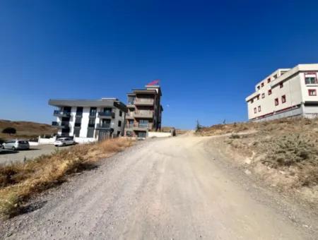 Investment Opportunity In Seferihisar Çolakibrahim: Land With High Profit Potential!