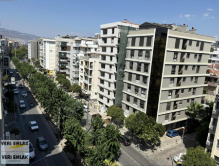 Flat For Sale On Alsancak Poet Eşref Boulevard With Fair View