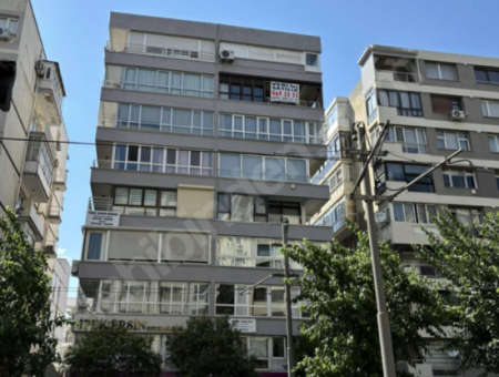 Flat For Sale On Alsancak Poet Eşref Boulevard With Fair View