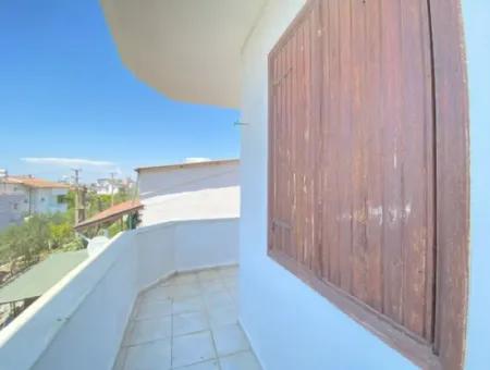 Within Walking Distance Of The Sea In Seferihisar Akarcada, 3 1 Cottage For Sale