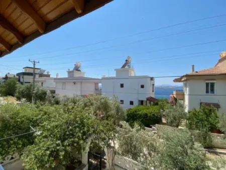 Within Walking Distance Of The Sea In Seferihisar Akarcada, 3 1 Cottage For Sale