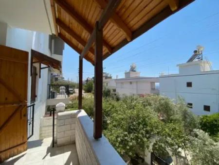 Within Walking Distance Of The Sea In Seferihisar Akarcada, 3 1 Cottage For Sale