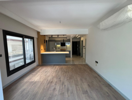 Apartment For Rent In A Brand New Building With Parking In Karşıyaka Bahçelievler