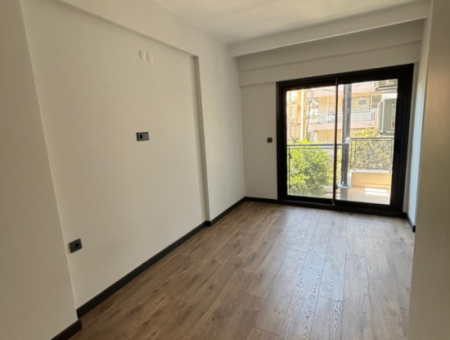 Apartment For Rent In A Brand New Building With Parking In Karşıyaka Bahçelievler