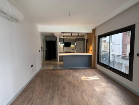 Apartment For Rent In A Brand New Building With Parking In Karşıyaka Bahçelievler