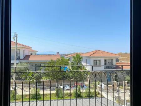 4 1 Villa For Sale With Pool And Garden In Seferihisar Akarca