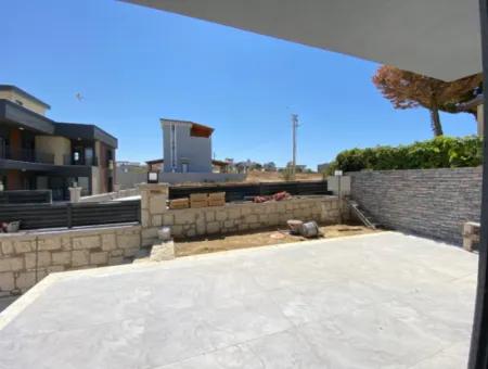 4 Bedrooms 1 Living Room Brand New Villa For Sale With Large Garden In Seferhisar Akarca