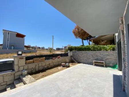 4 Bedrooms 1 Living Room Brand New Villa For Sale With Large Garden In Seferhisar Akarca