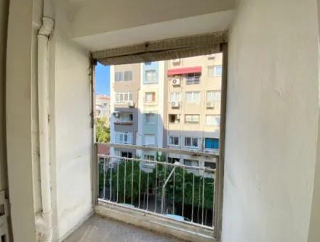 3 Rooms 1 Living Room Apartment For Sale Near The Republic Fair Gate In Alsancak Kahramanlar