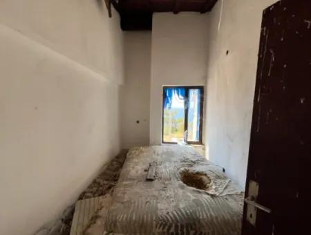 Ready For Renovation! Private Cottage For Sale In Dogankent Complex 