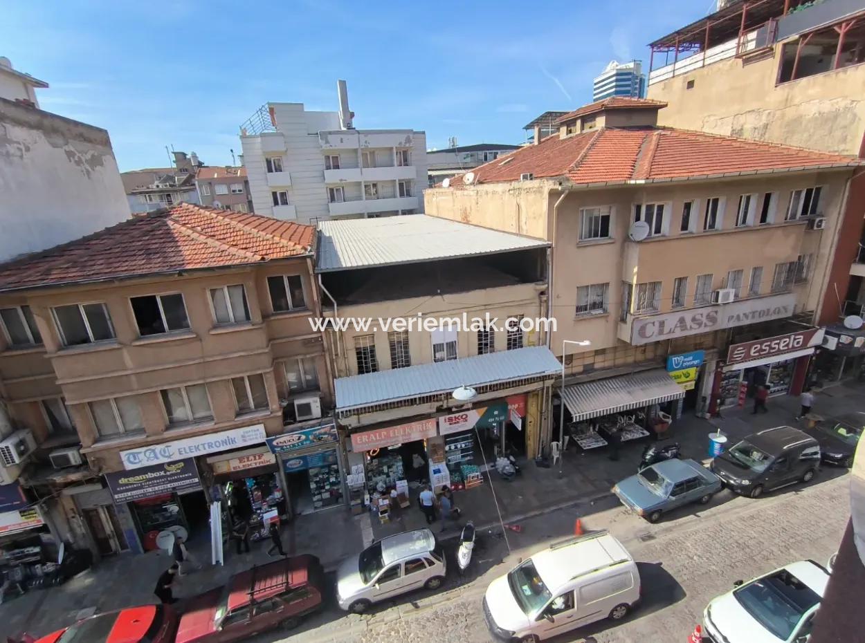 Fırsat İzmir’in Merkezinde İş Merkezlerinin Yoğun Olduğu Bölgede Satılık Ofis / Buro