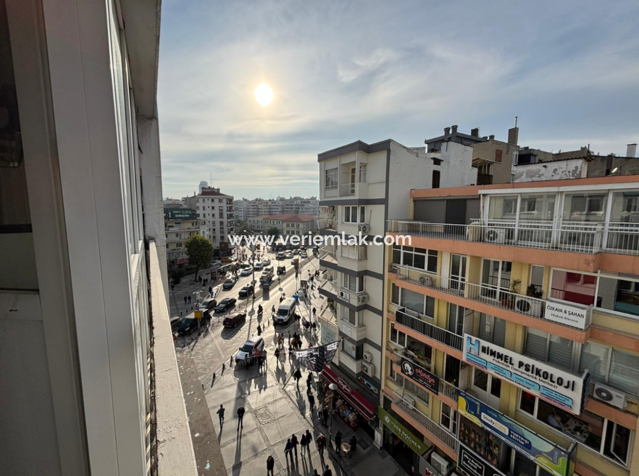 Alsancak’ta Sevinç Pastanesine Komşu Köşe Konumda Prestijli İşyeri!