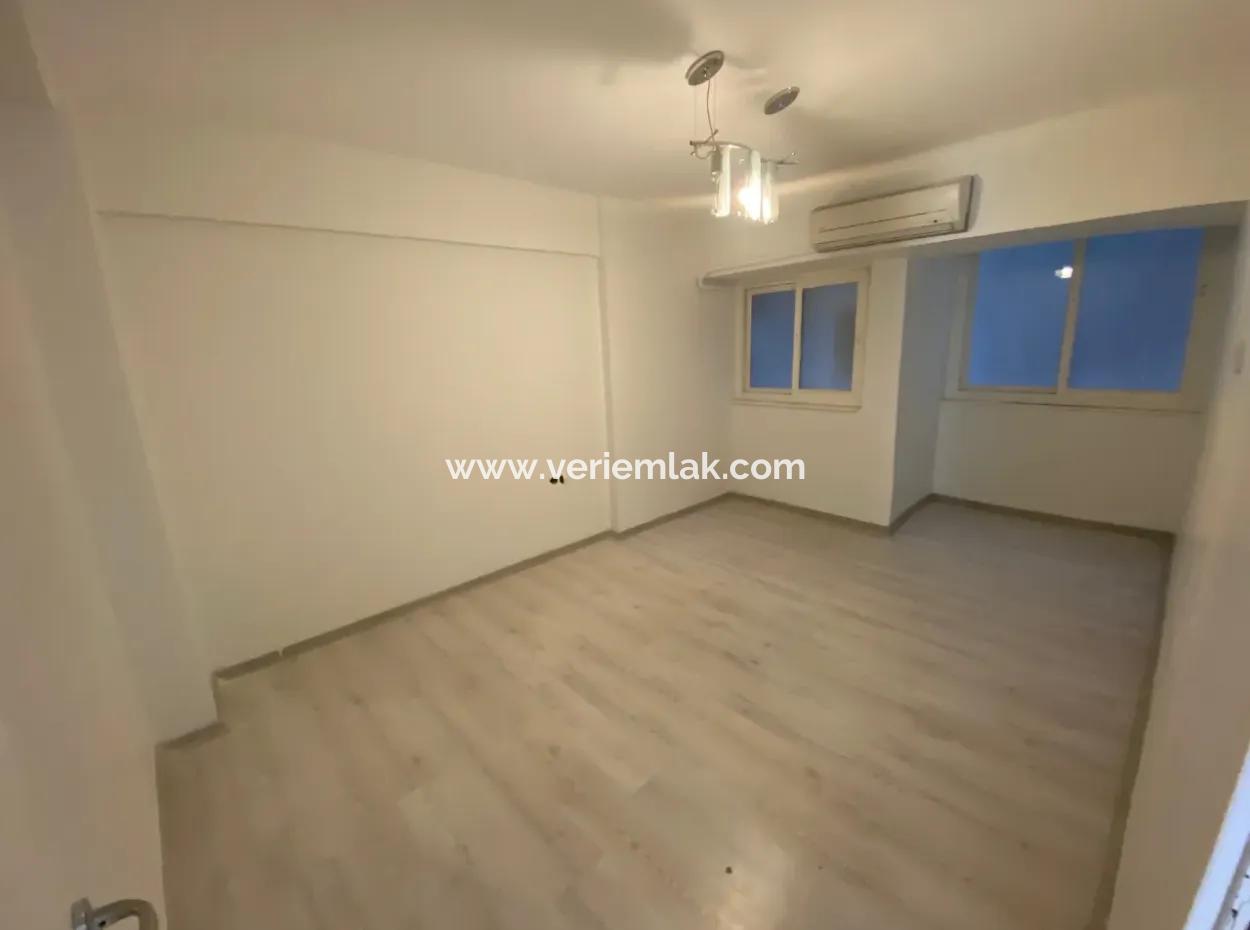 Alsancak Gündoğdu Meydanında Tabela Değerli Kiralık Gayrimenkul