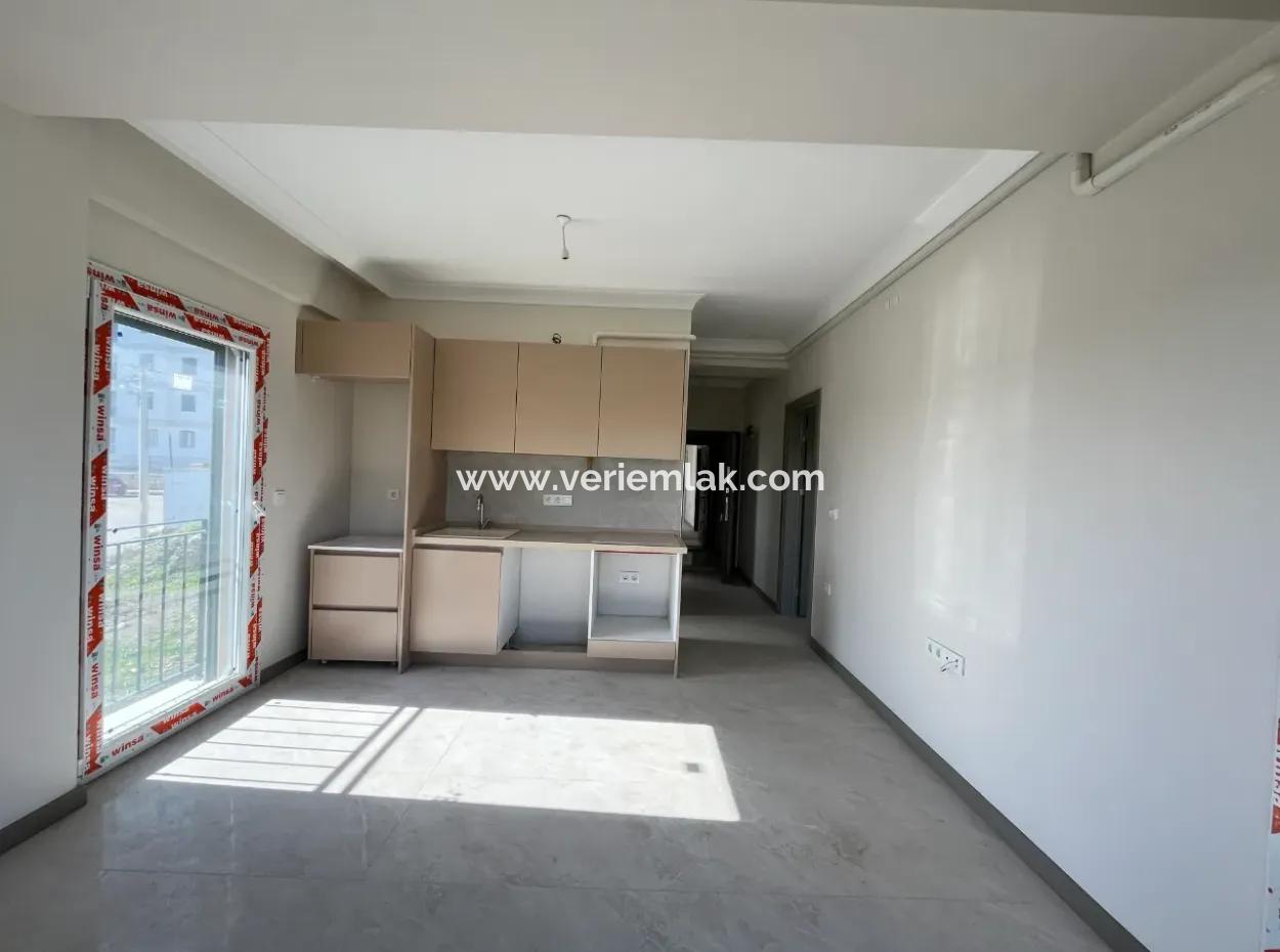 Çolakibrahimbey Mahallesi Luwi Çarşı Yakınında, 75M², 2+1 Geniş Ve Modern Daireler!