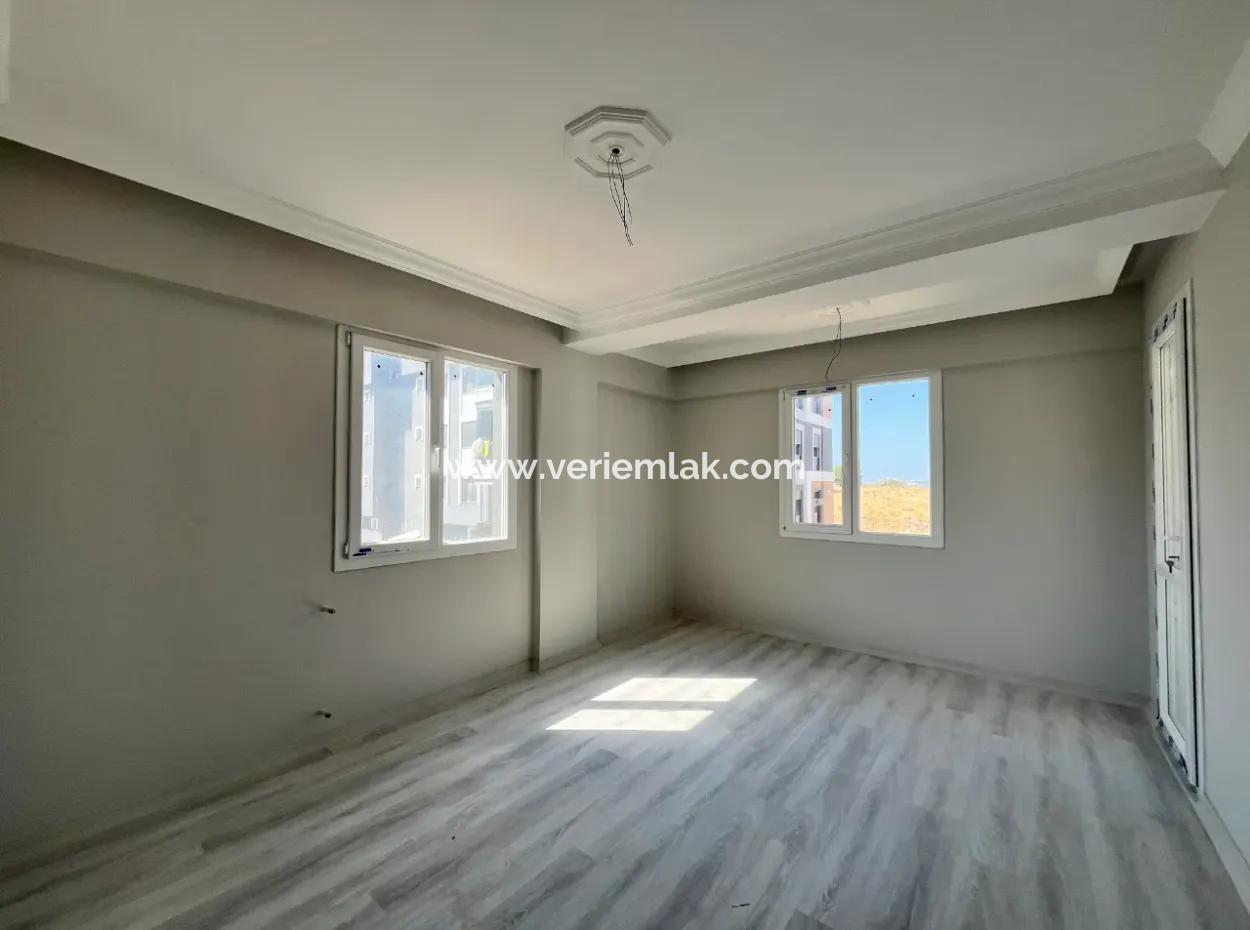 Seferihisar Camikebir Mahallesinde 3+1 Kapalı Mutfak Kiralık Sıfır Daire