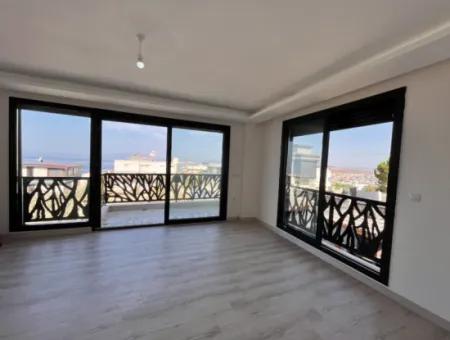 Akarca Elmastaş Mevkii'nde Deniz Manzaralı, Köşe Konumlu Müstakil Havuzlu Villa