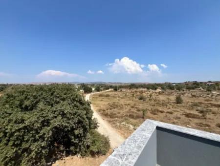 Akarca Hıdırlık Bölgesi’nde Denize Yürüme Mesafesinde, Müstakil, Havuzlu Villa