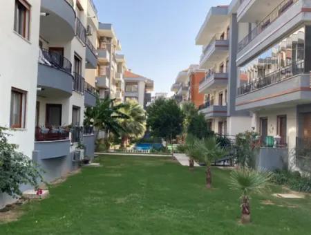 Seferihisar Çolakibrahim Bey Mah. Güvenlikli Site İçerisinde Ebeveyn Banyolu Kiralık 2+1 Daire