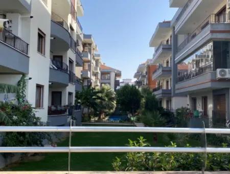 Seferihisar Çolakibrahim Bey Mah. Güvenlikli Site İçerisinde Ebeveyn Banyolu Kiralık 2+1 Daire