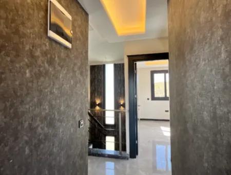 Gemisuyu Konaklarında Satılık 3 Oda 1 Salon Müstakil Havuzlu Villa